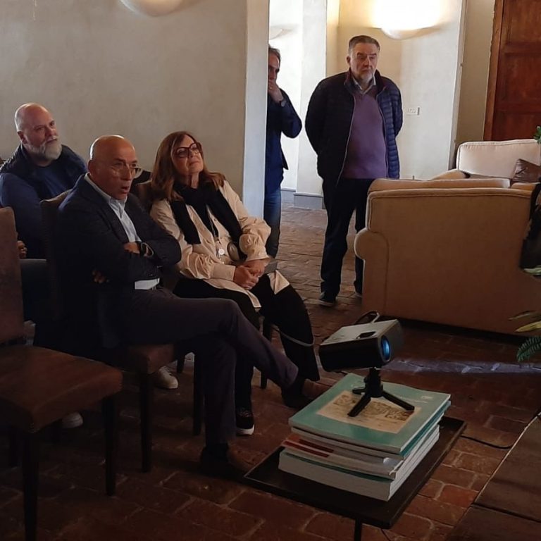La piazza di Massa nelle immagini del 900